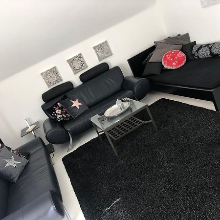 Bel Art Etage Mit Grossem Parkplatz Lägenhet Haan Exteriör bild