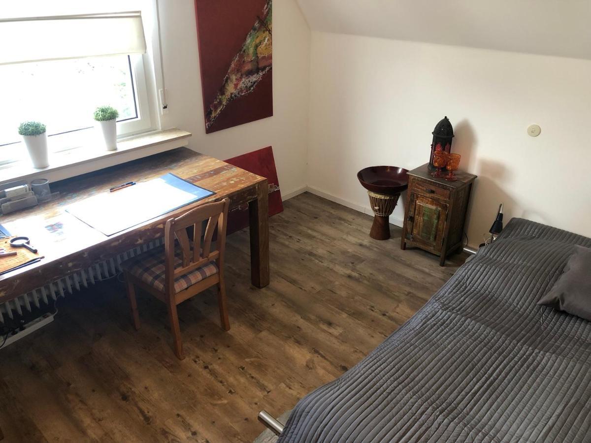 Bel Art Etage Mit Grossem Parkplatz Lägenhet Haan Exteriör bild