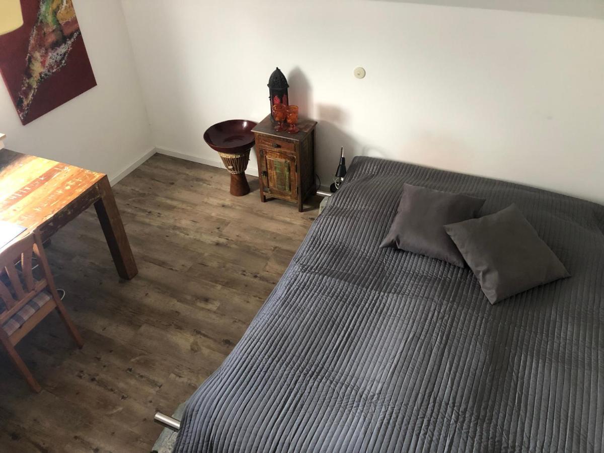 Bel Art Etage Mit Grossem Parkplatz Lägenhet Haan Exteriör bild