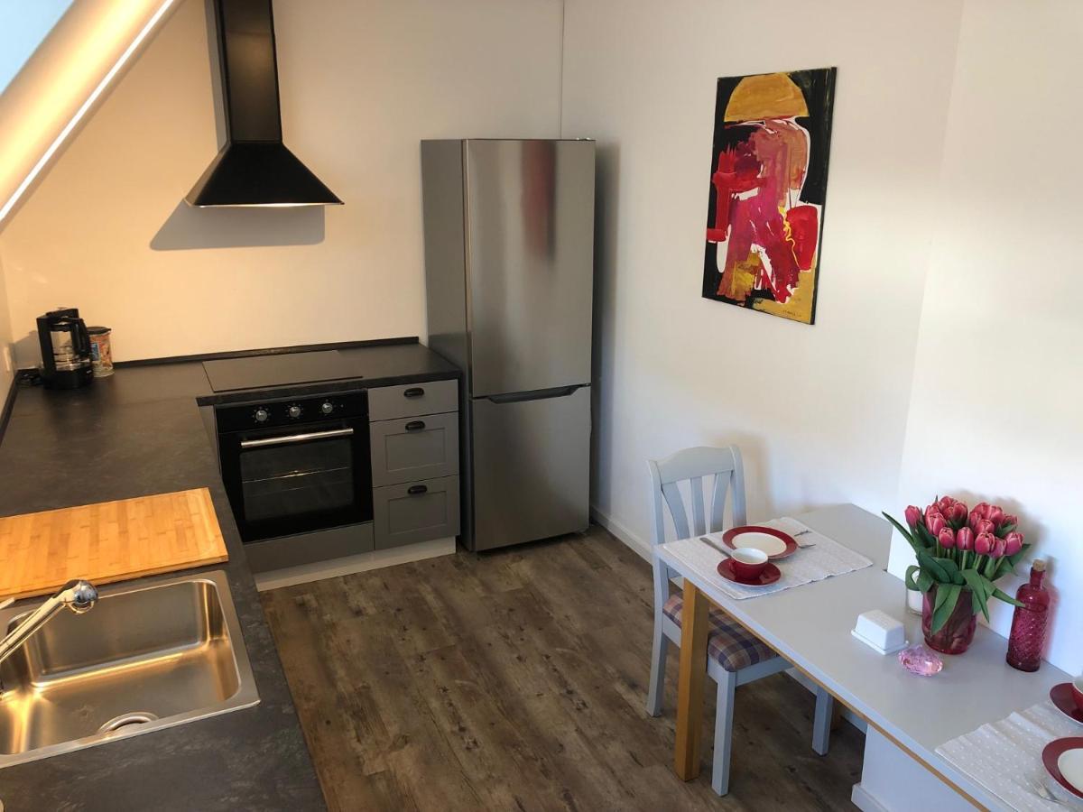 Bel Art Etage Mit Grossem Parkplatz Lägenhet Haan Exteriör bild