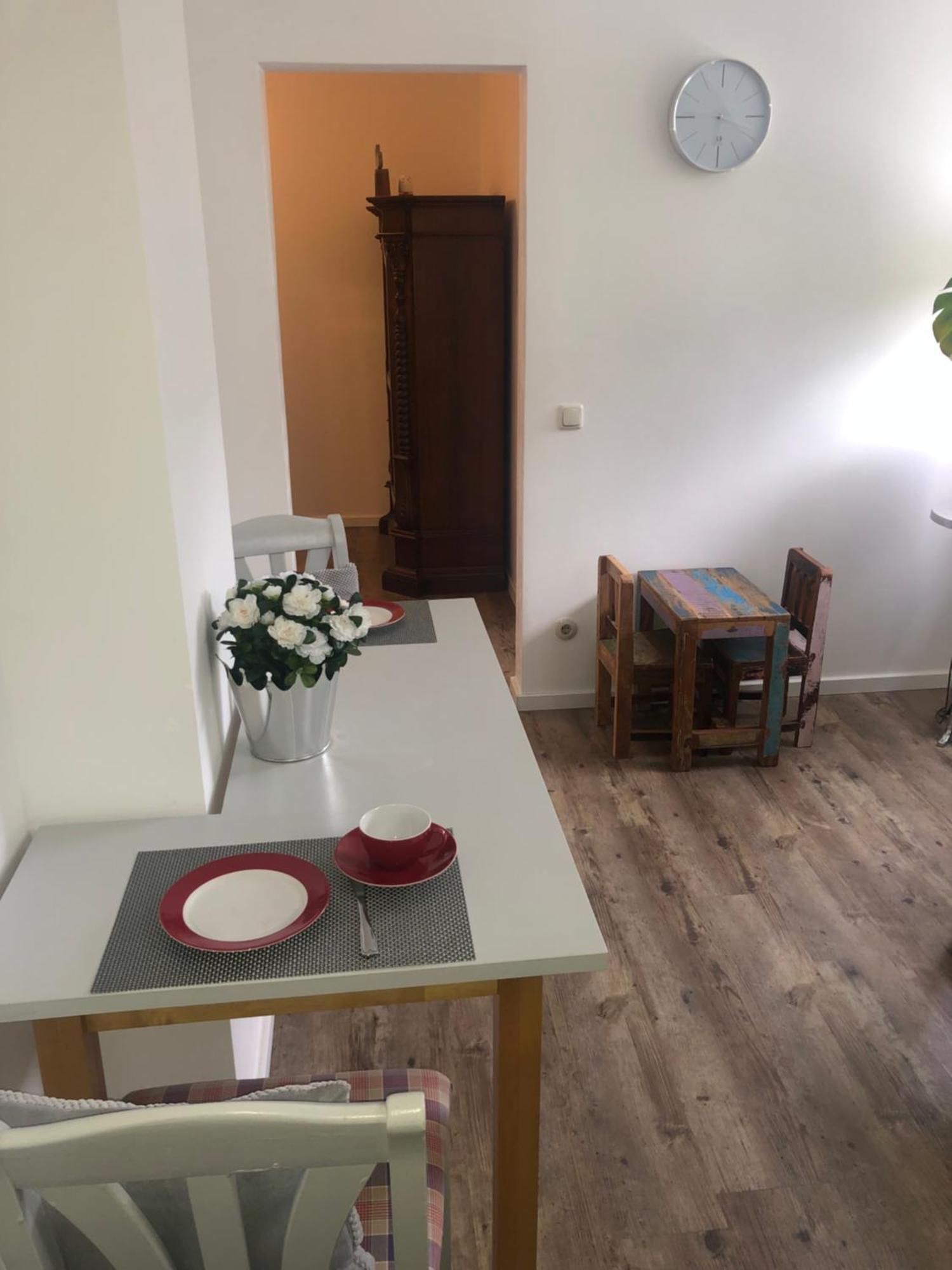 Bel Art Etage Mit Grossem Parkplatz Lägenhet Haan Exteriör bild